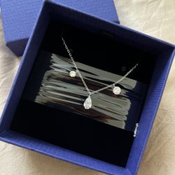 Swarovski Mesmera Pendant