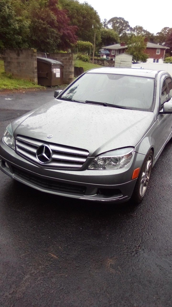 2010 MERCEDES C300 4MATIC $3800