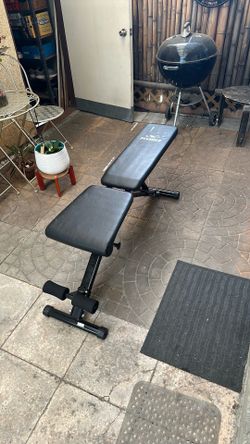 Weightlifting bench adjustable
