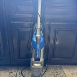 Aspiradora (Vacuum)
