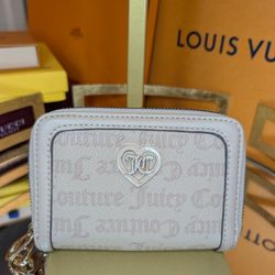 NWOT Juicy Couture Zip Around Wallet 