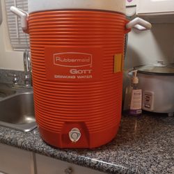 Rubbermaid Dispensador De Agua 