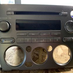 Radio Receiver AM FM CD Fits Subaru Outback/Legacy 86201AG64A OEM Used