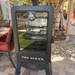 Pit Boss Pro Series 4-Series Vertical Wood Pellet Smoker