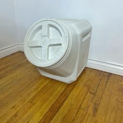 Dog Food Pet Food Container 