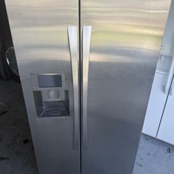 (Price is $200)GE Refrigerator