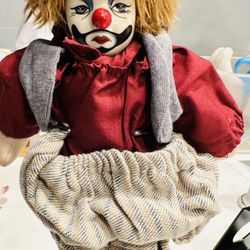  CLOWN VINTAGE SELF SITTING PORCELAIN BEARDED HOBO DOLL  ARTISAN WAY 300