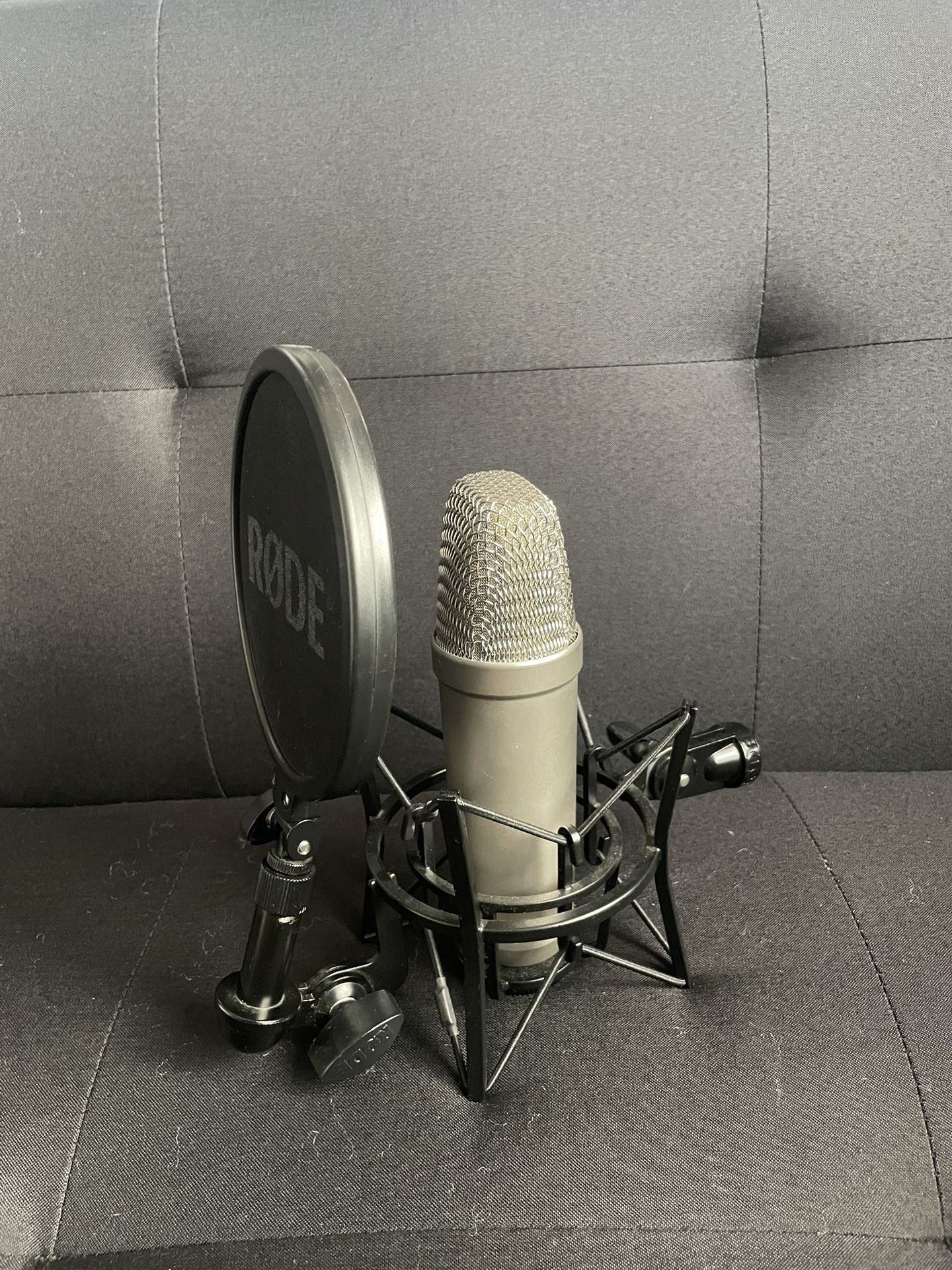 RODE NT1 Microphone