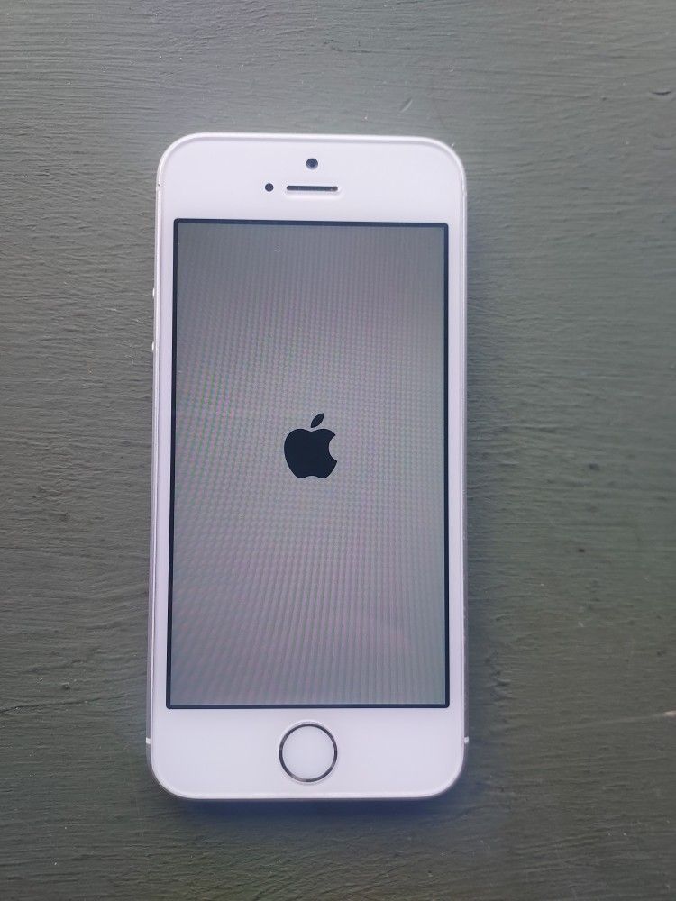 (SALE PENDING) Unlocked iPhone SE 1st Gen (2016) Fair/Moderate Wear