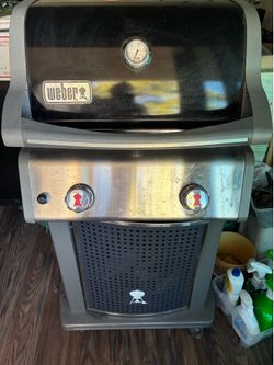 Weber Grill w/cover and propane tank