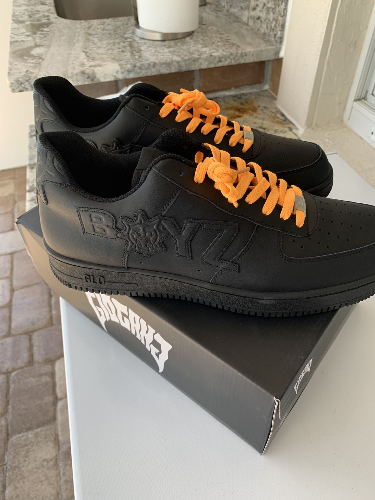 Glory 1’s Black/ Black