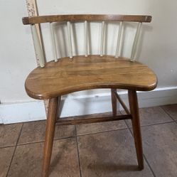 Vintage Solid Wood  Windsor Accent Chair