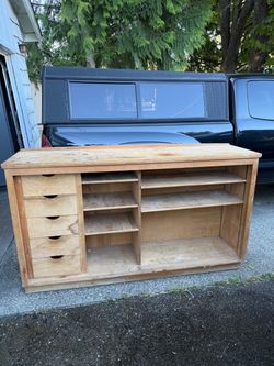 Wood work bench