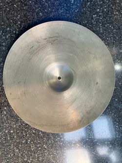 Vintage 60’s Zildjian Avedis 18” Crash Cymbal 3 dot made in USA