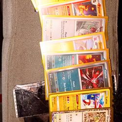 Mixed POKEMON CARDS