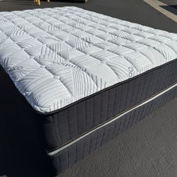 Queen Royal Bamboo Supreme Mattress And Boxspring 