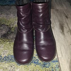 Hotter Whisper boots retail $149