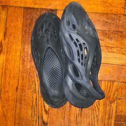 Yeezy Foam Runners Size 9.5