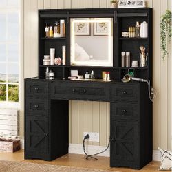 Farmhouse Makeup Vanity W/Glass Top