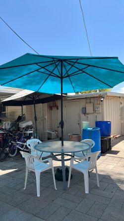 Full set - 4 chairs- table - umbrella