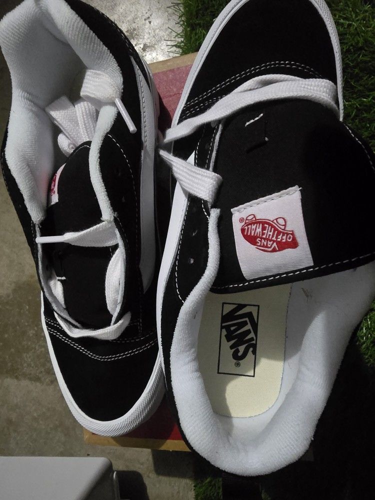 Pair Of Vans Size 9