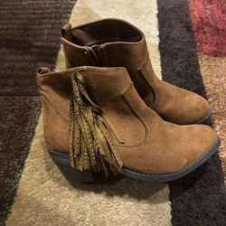 Girl’s Boots 