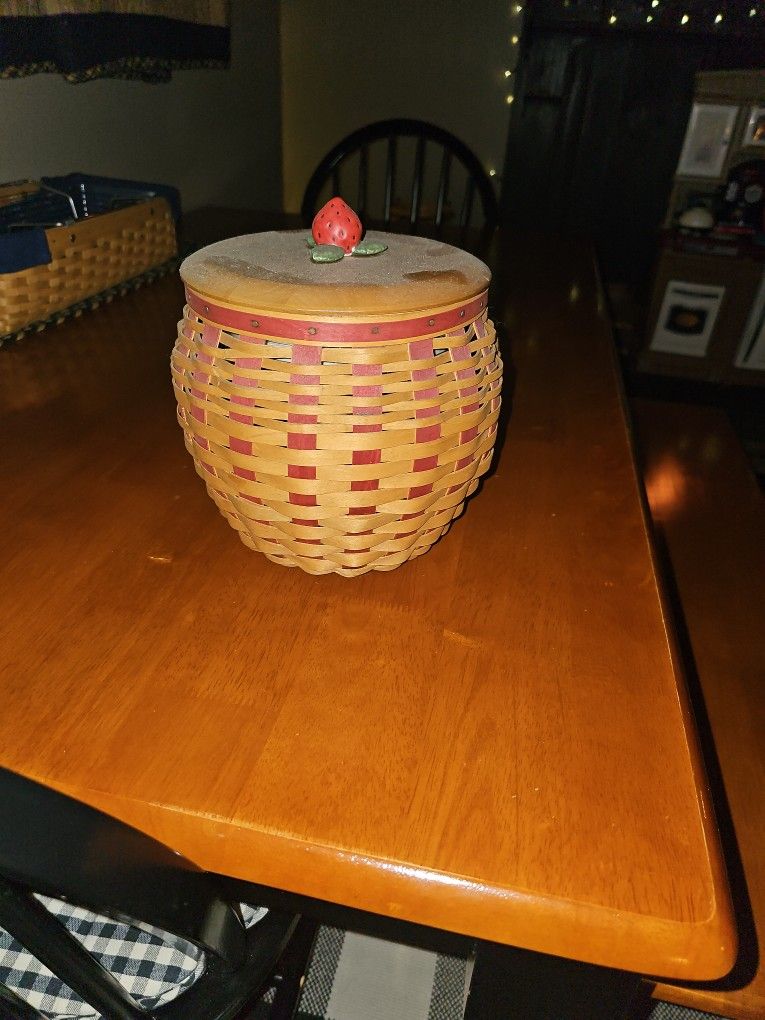 Longaberger Strawberry 🍓 Basket With Lid
