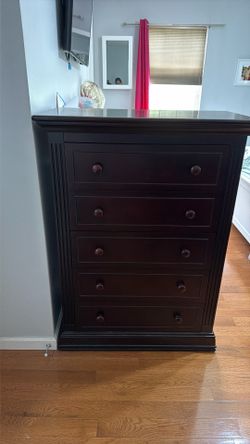 Bedroom Chest/Dresser