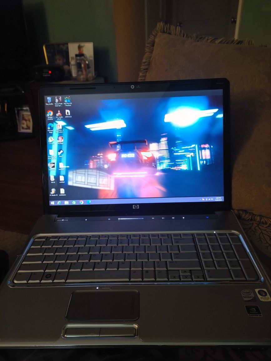 HP Pavilion Dv7 Laptop 17'3"