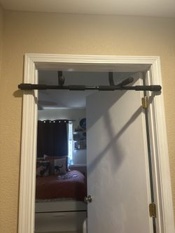 Pull Up Bar