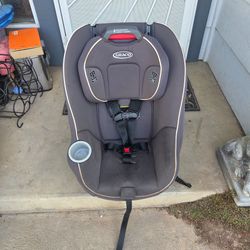 Graco Convertible car seat