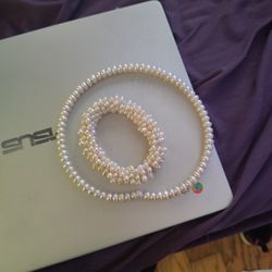 Pearl Choker And Bracelet 
