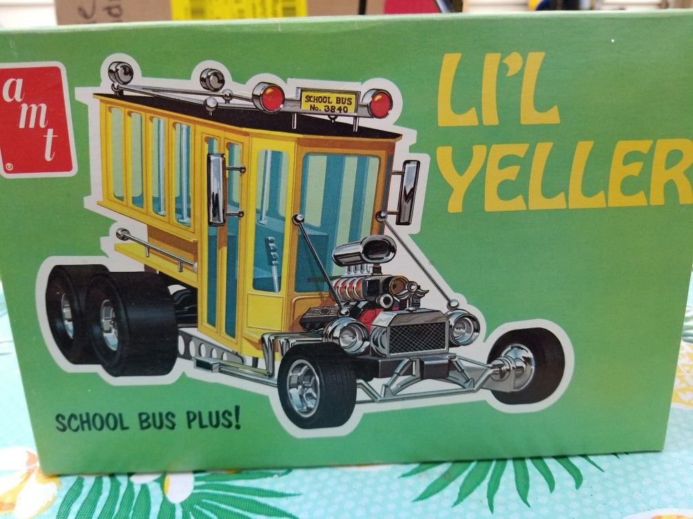 Vintage model kit lil Yeller school bus plus