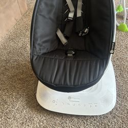 4 Moms Mamaroo Swing