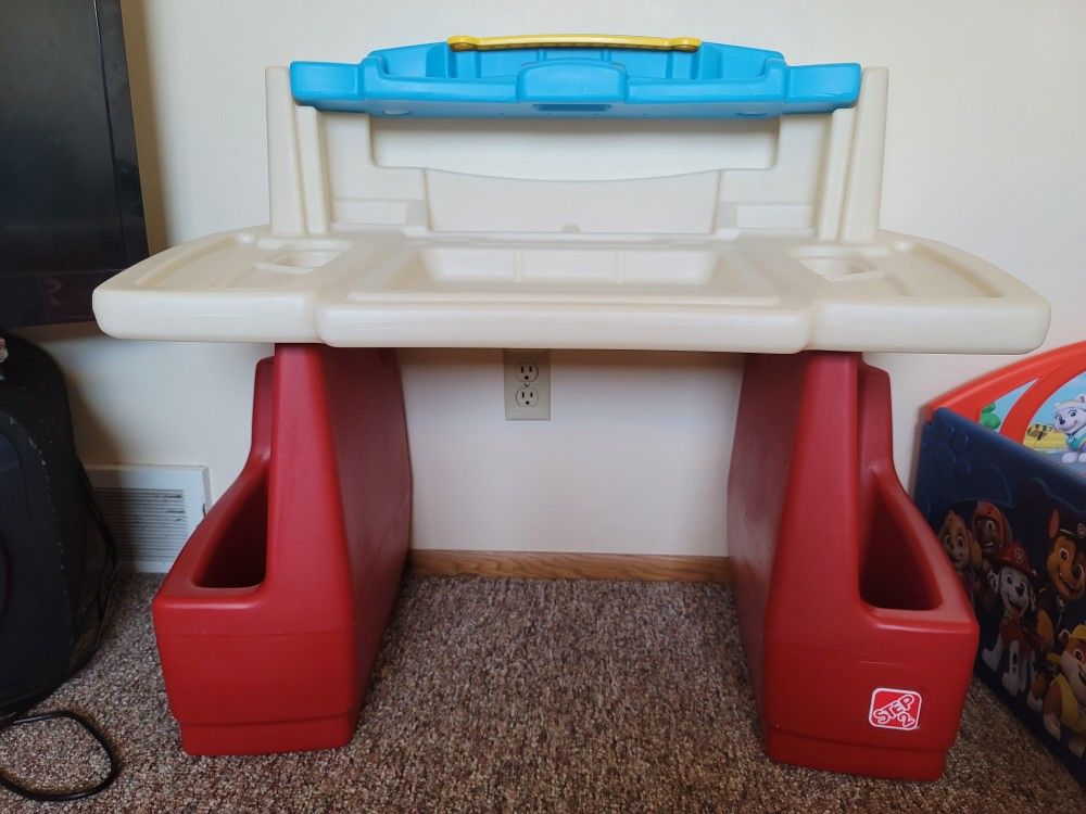 Kids art desk