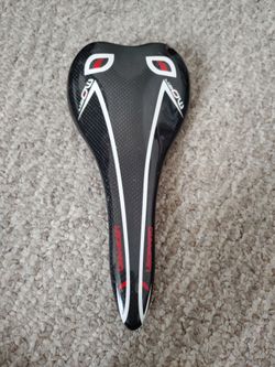 Carbon most saddle
