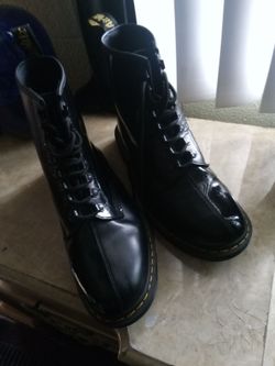Mens Dr. Martens boots