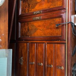 Wooden Dresser/mirror