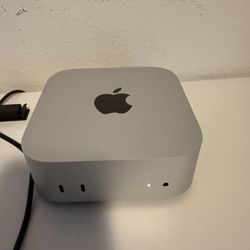 Mac mini M4 500gb 16GB RAM With Monitor Keyboard And Mouse