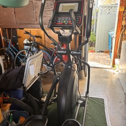 Sole E25 Elliptical (Practically New)