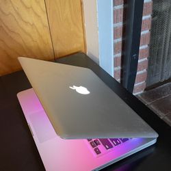 Apple MacBook Pro 13” I5/8GB/256GB SSD $140