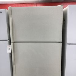 Kenmore 19 Cu Ft Top And Bottom Fridge. 1 year Warranty 