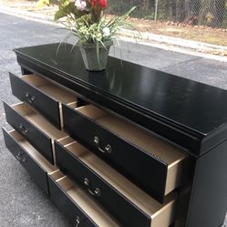 Modern Solid Wood Black Long Dresser With Big Drawers. Drawers Sliding Smoothly. Delivery Available 