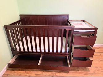 Graco - Hadley 5-in-1 Convertible Crib and Changer with Drawer