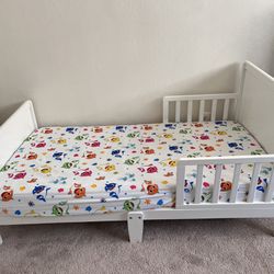 Bennett Wood Toddler Bed & Mattress
