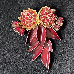 Lg. Signed Vintage Weiss Red Crystal Rhinestone Laurel Brooch Flowers Leaves