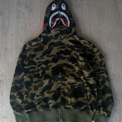BAPE SHARK HOODIE – ZIP-UP FULL FACE
Size L – 