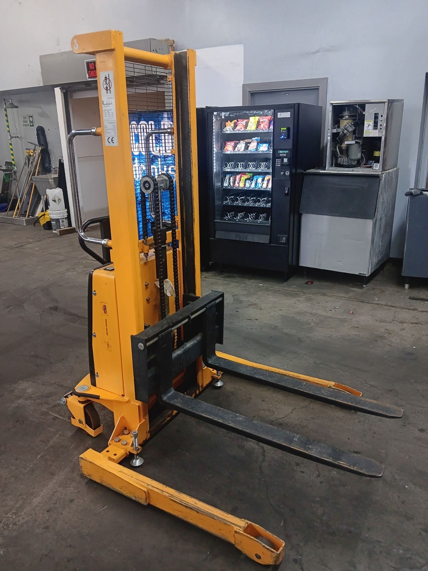 Semi Electric Straddle Stacker