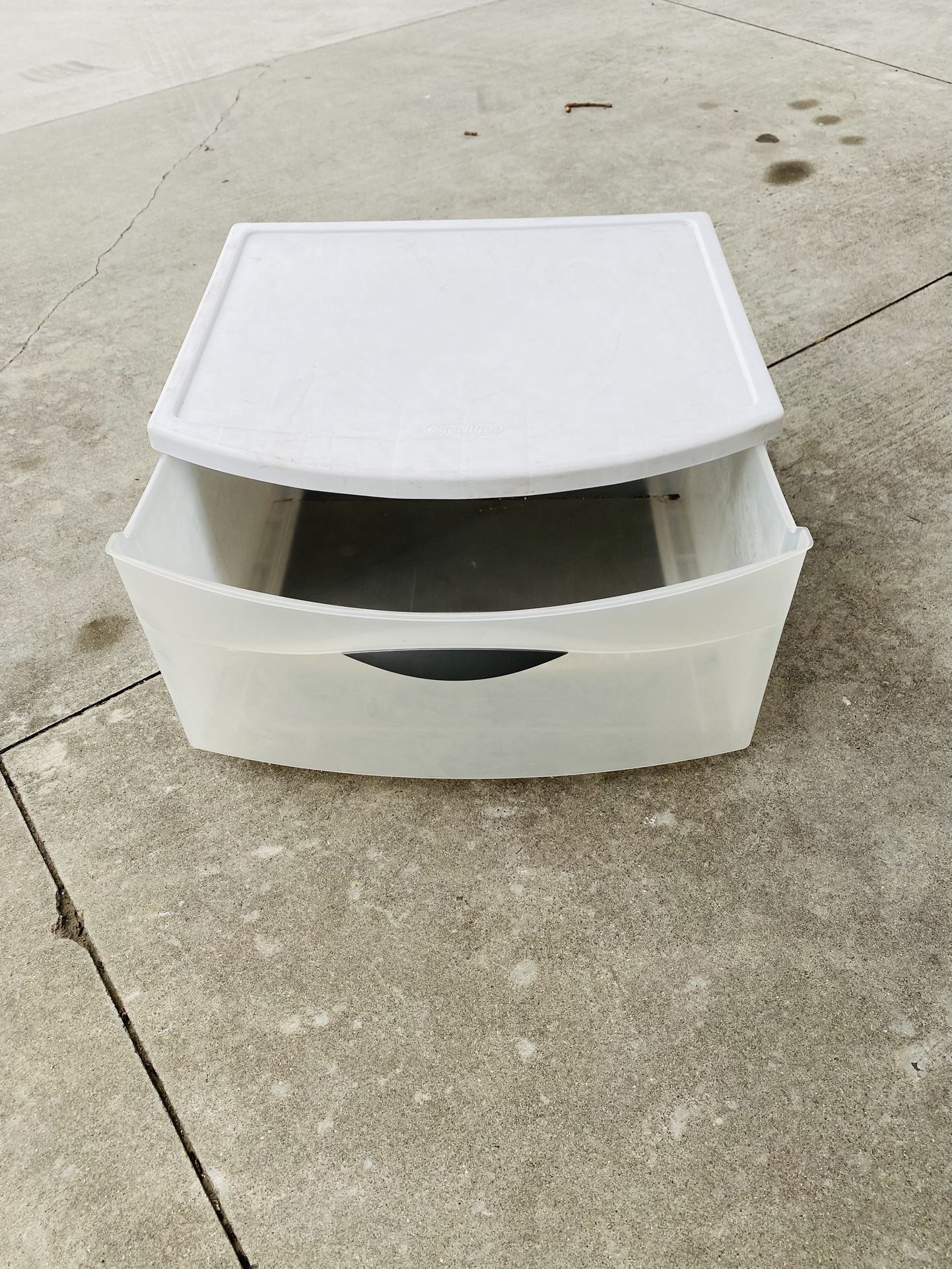 Storage box