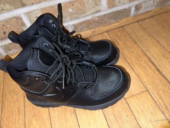 Like New Boys size 3 black Nike Manoa high tops boots sneakers p/u Jamison PA 